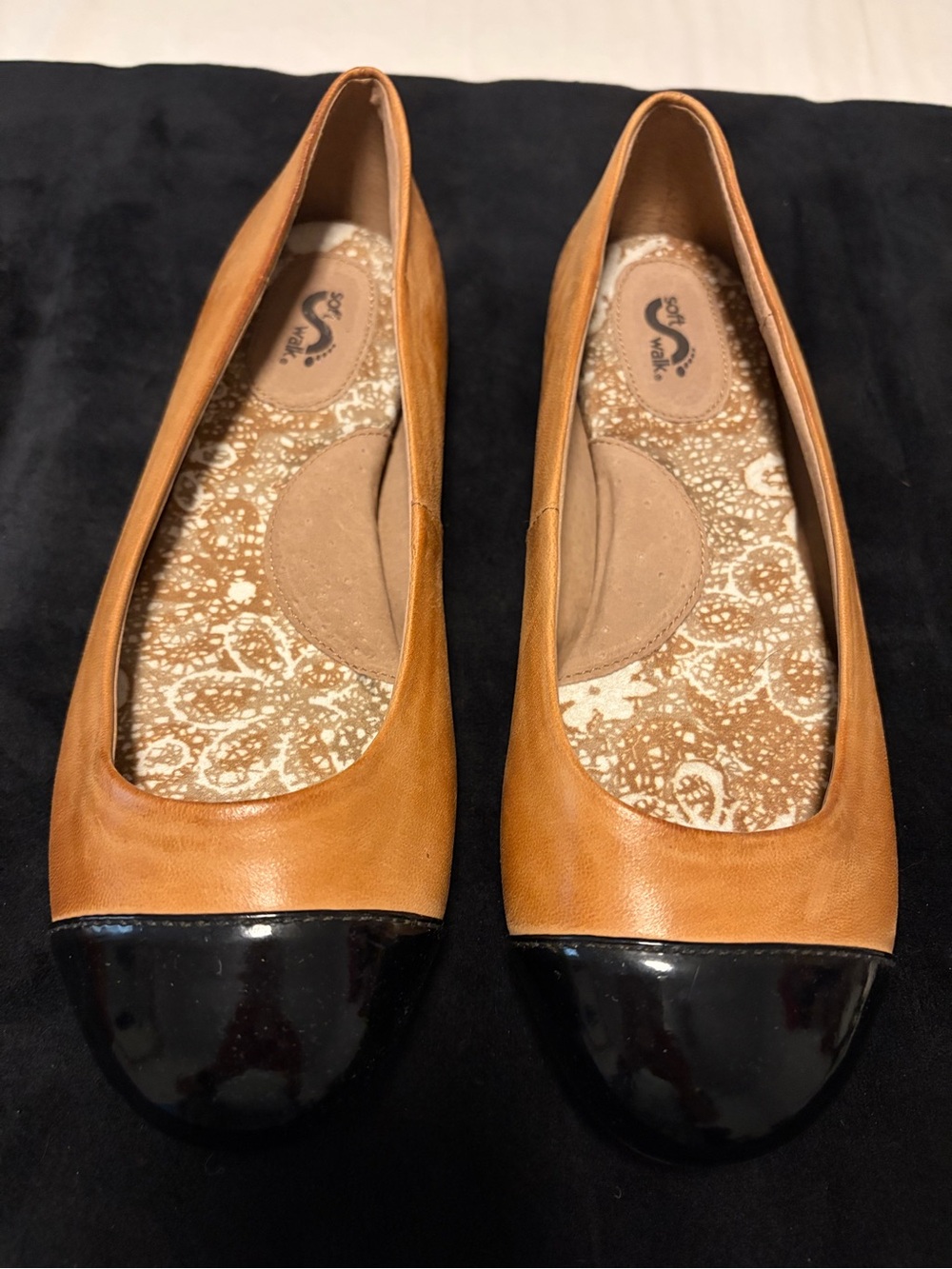 SoftWalk Sonoma Cap Toe flats